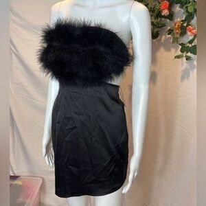 Micas Asymmetrical Feather Strapless Mini Dress Size Small‎